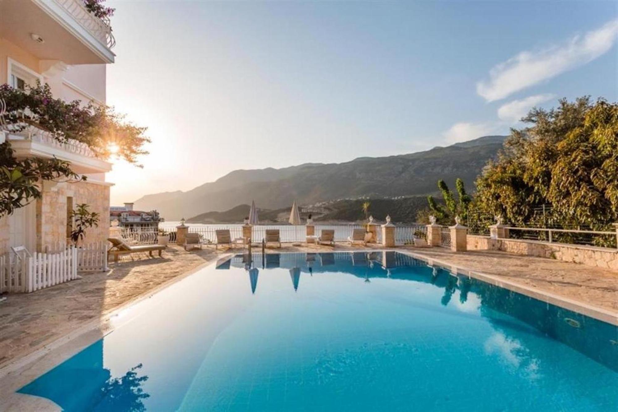 Club Capa Hotel 3*